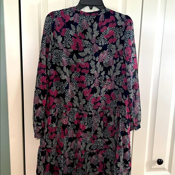 LOFT Women's SP Floral Leafed
Flounce Shirtdress Tiered Swing Dress - Picture 7 of 7